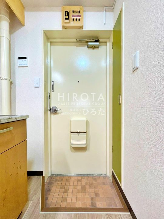 ユースハイツMDの玄関