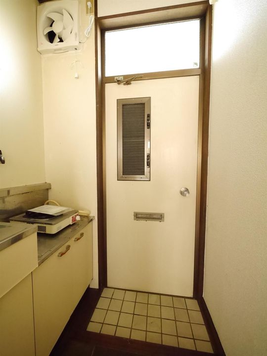 オアシス小芝の玄関