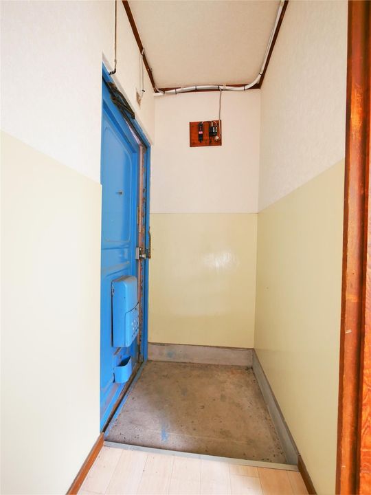 杉原マンションの玄関