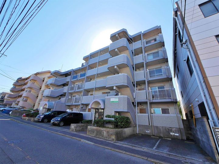 シャトレ中井の外観