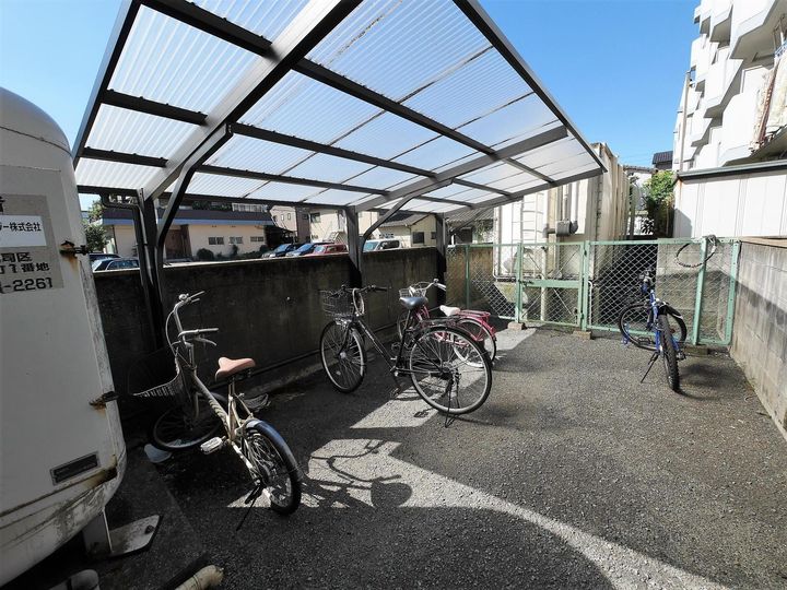 シャトレ中井の外観