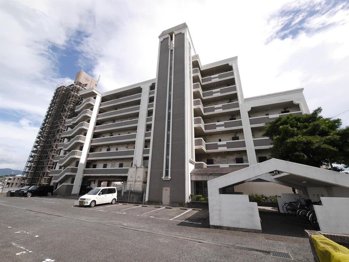 グッタープラッツ緑ヶ丘2番館の外観