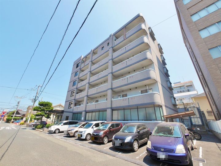サンメゾン清水の外観
