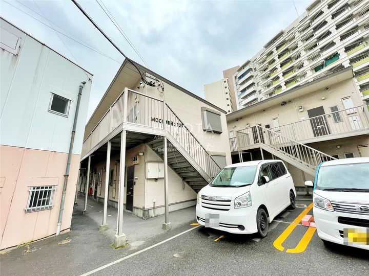 MOON朝日ヶ丘 A棟の外観