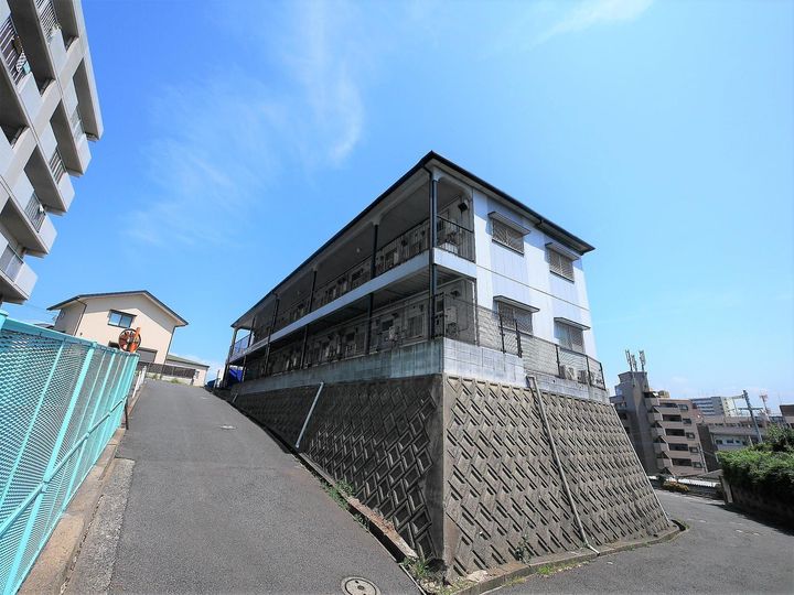 ハイツ中井の外観