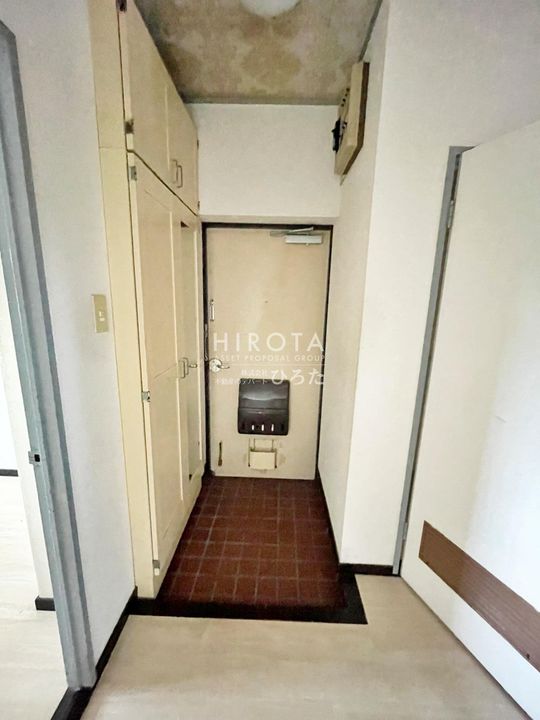 エメラルドマンション南小倉C棟の玄関