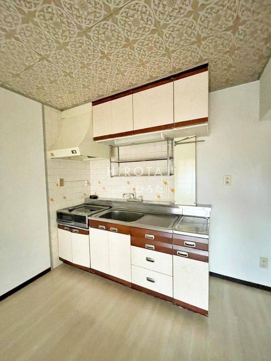 エメラルドマンション南小倉C棟のキッチン