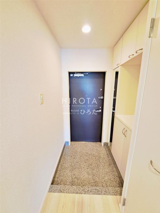 シャトレ大手町N棟の玄関