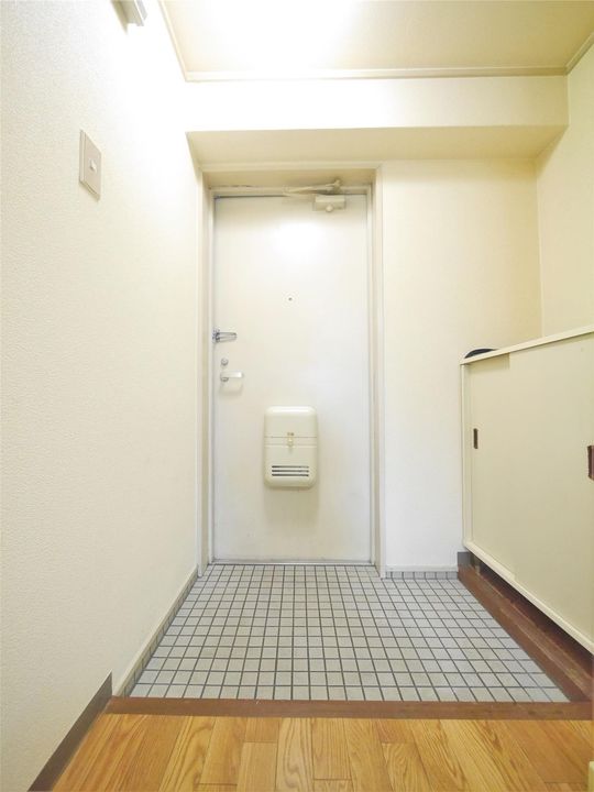 シャルム明石Ⅱの玄関