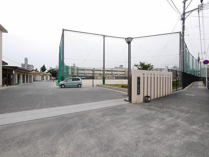 リファレンス南小倉の周辺