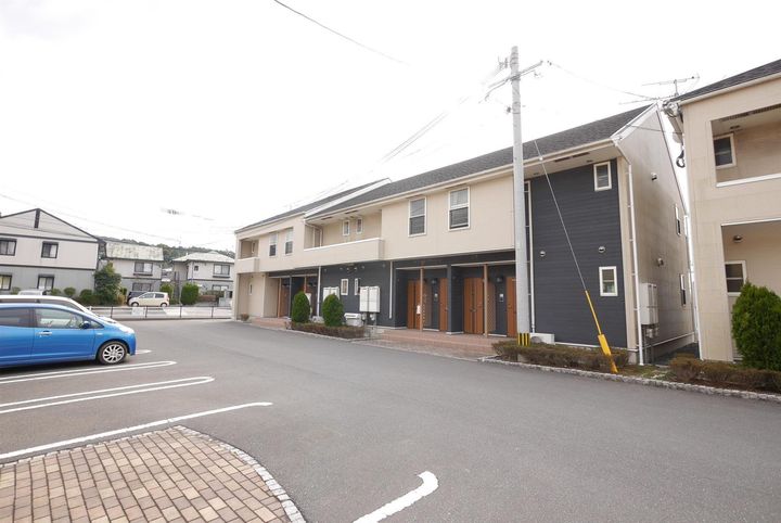 スウィートライフ野間C棟の外観