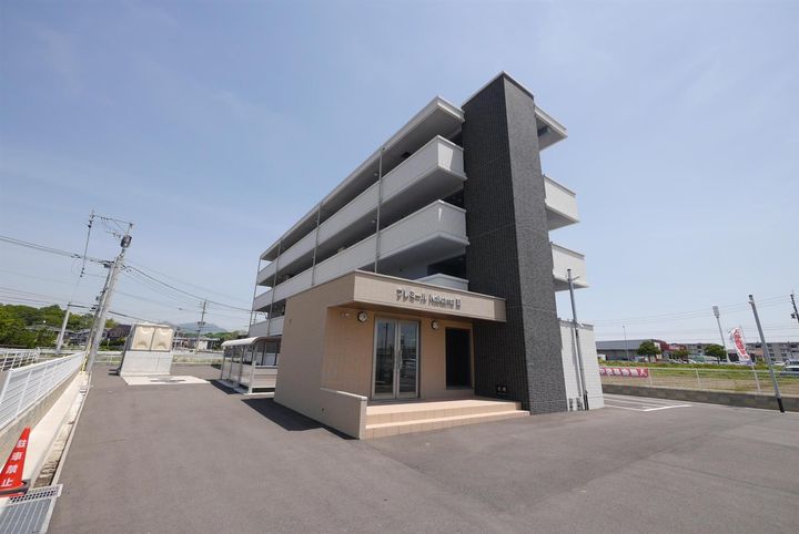 プレミールNakamaⅢの外観