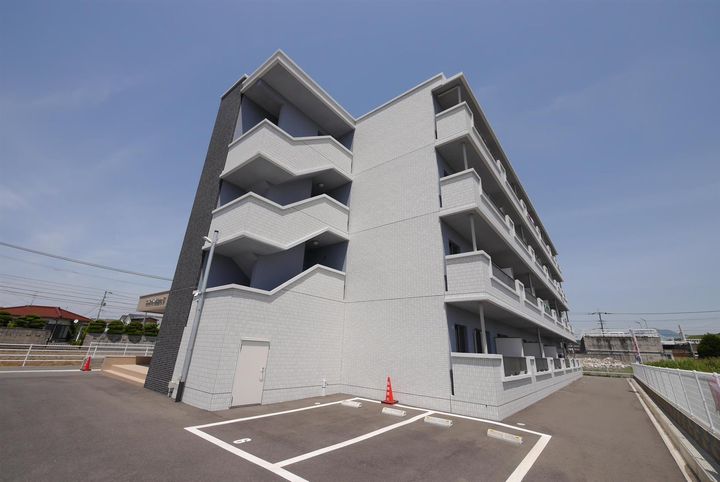プレミールNakamaⅢの外観