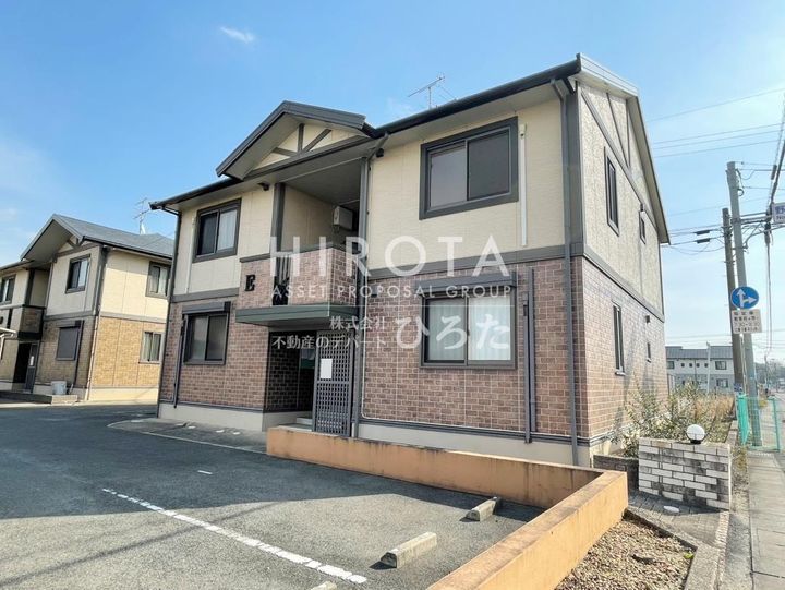 アルティスタ E棟の外観