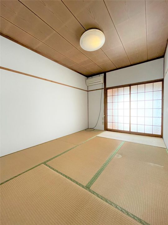 土手の内山田アパートの内装