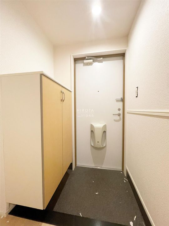 グランディール中間の玄関