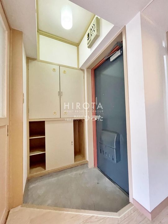 メモリープラザ中間Ⅱの玄関