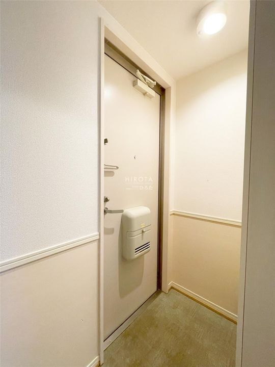 パルタージュ中間の玄関