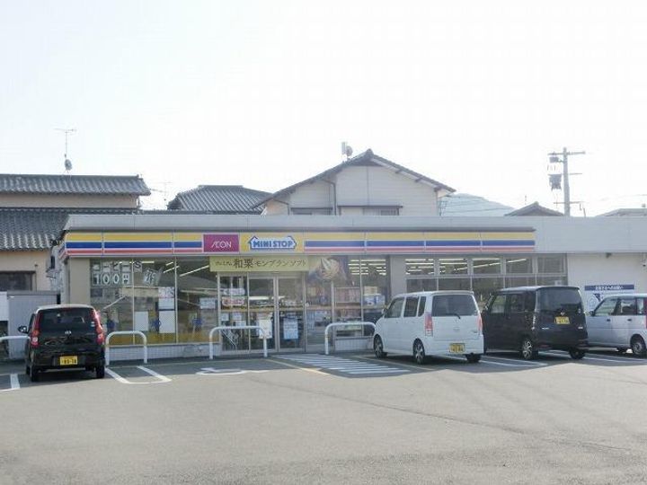 ボヌールアンドゥロワAの周辺