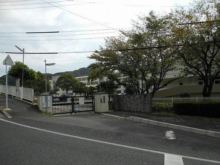 ロータス スクエアAの周辺
