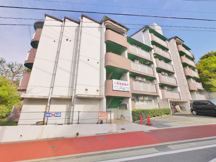 上の原ハイツの外観