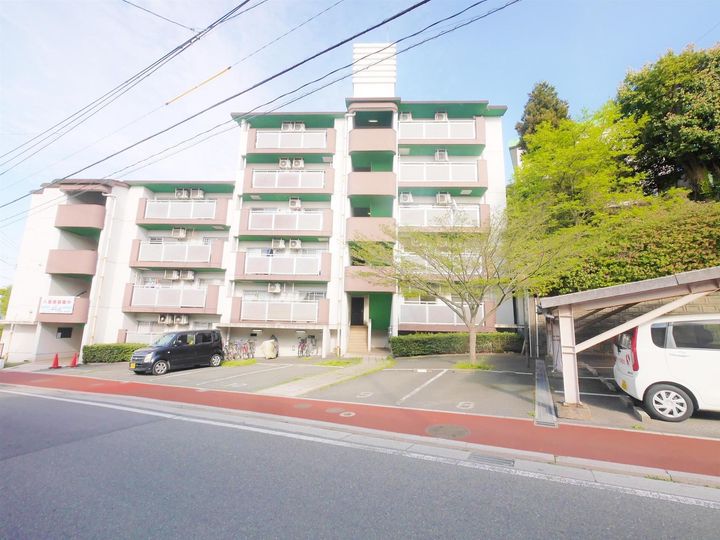上の原ハイツの外観