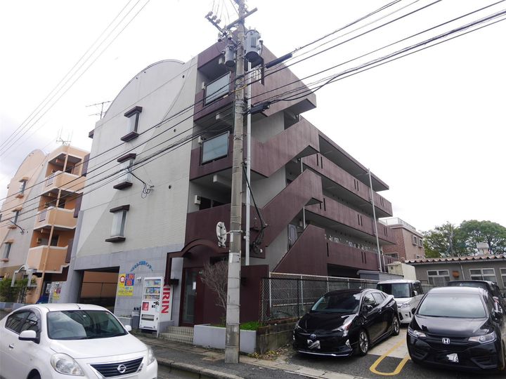ベルヒルズ黒崎インターの外観