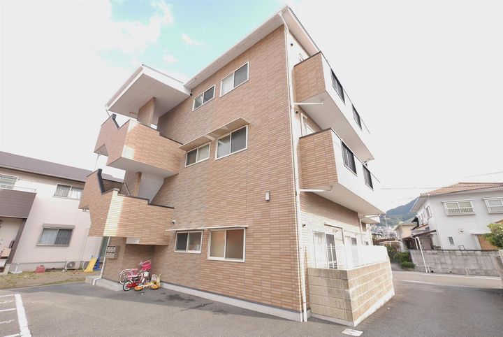 ロージュマン山内の外観