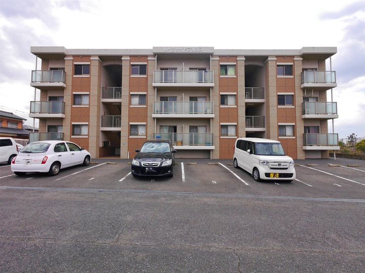 レイクサイドプリンスの外観