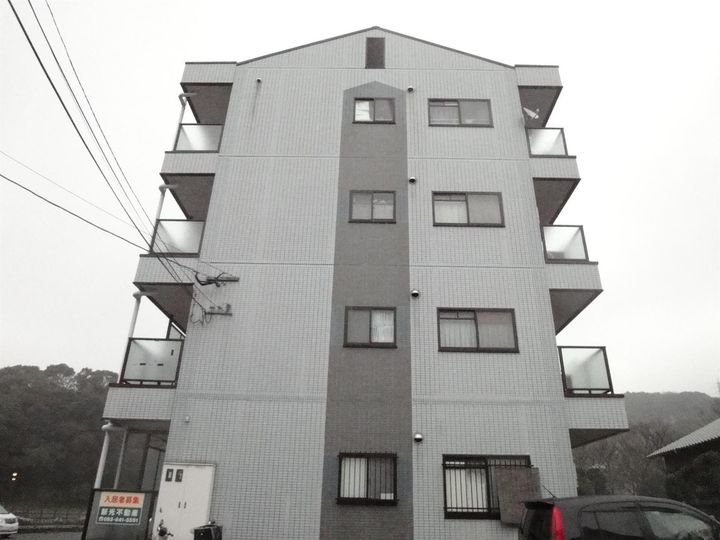 サンコスモス京良城の外観