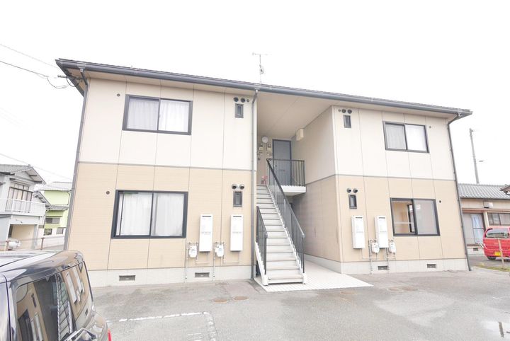 ハウストランキルB棟の外観