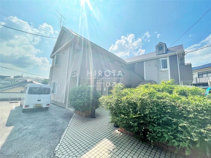 パレス南王子の外観