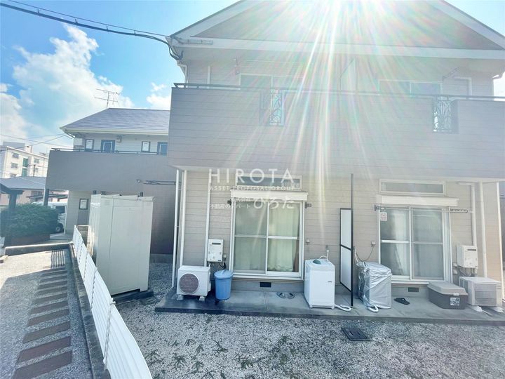 パレス南王子の外観