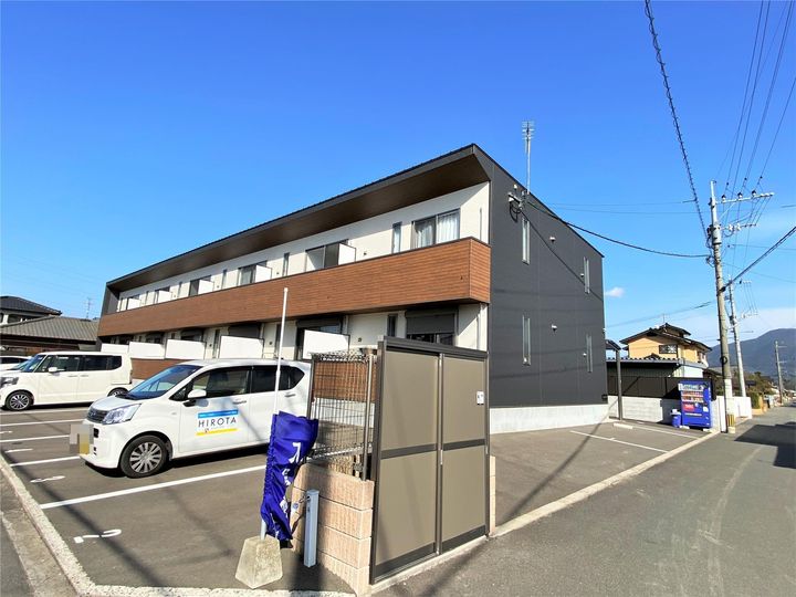 プライマリー直方の外観