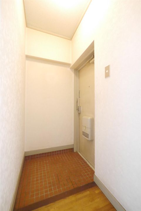 上の原ハイツの玄関