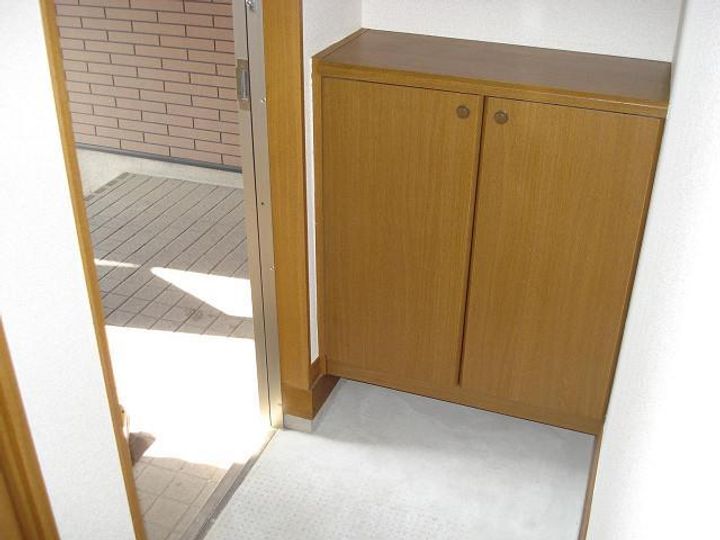 シティべール上上津役の玄関