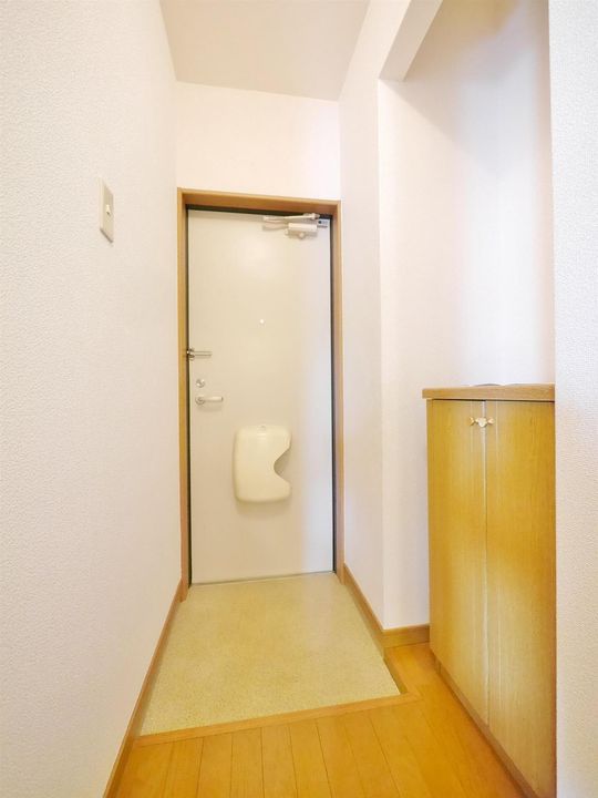 ロージュマン山内の玄関