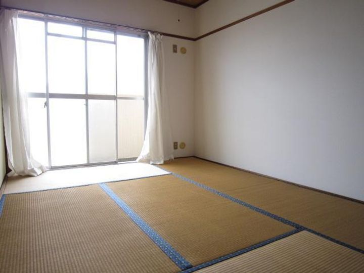 エメラルドマンション茶売 A507の内装