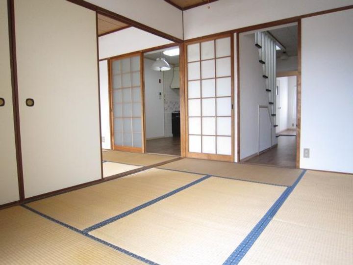 エメラルドマンション茶売 A507の内装