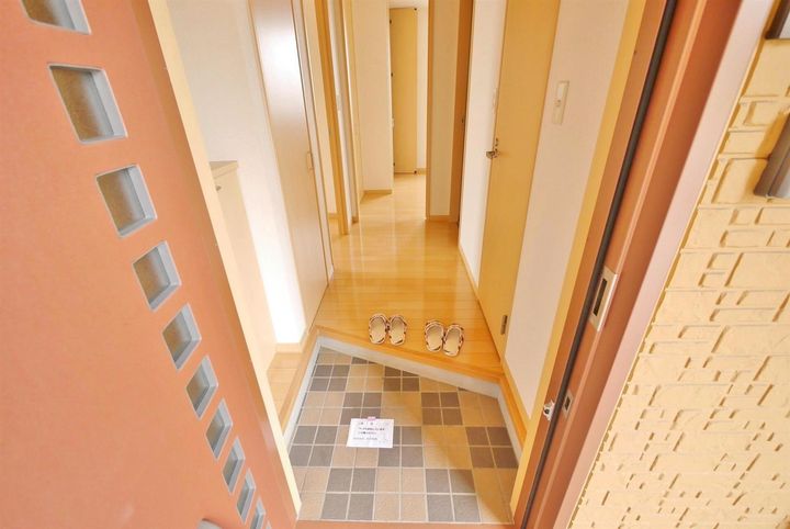 ハーティストK A棟の玄関