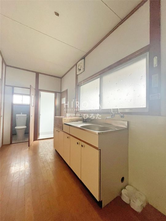 町上津役アパートのキッチン