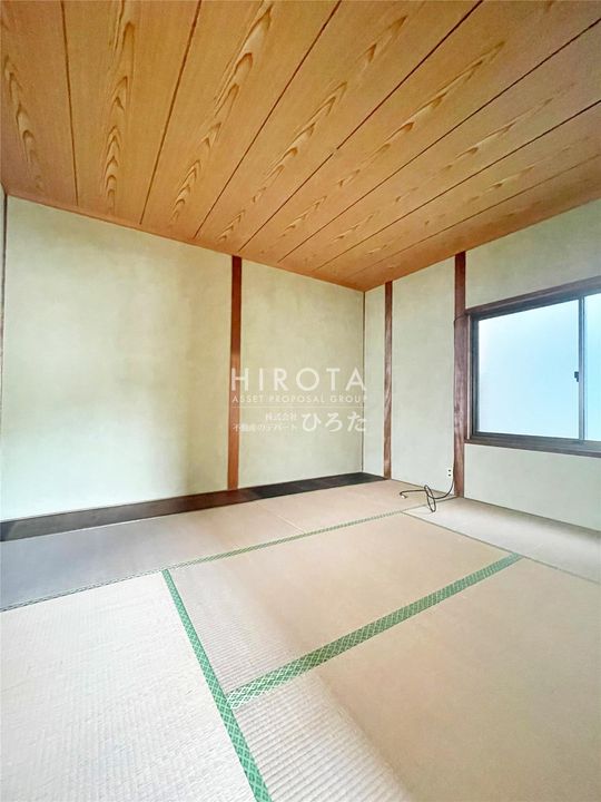 町上津役アパートの内装