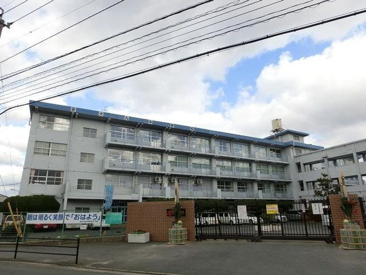 第一岡ビルの周辺
