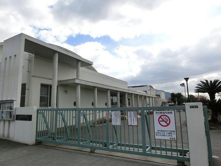 町上津役アパートの周辺
