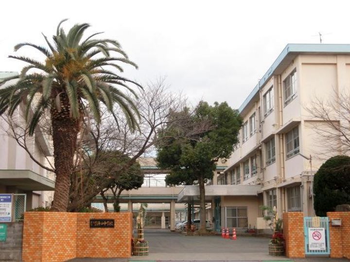 アルカンシェル C棟の周辺