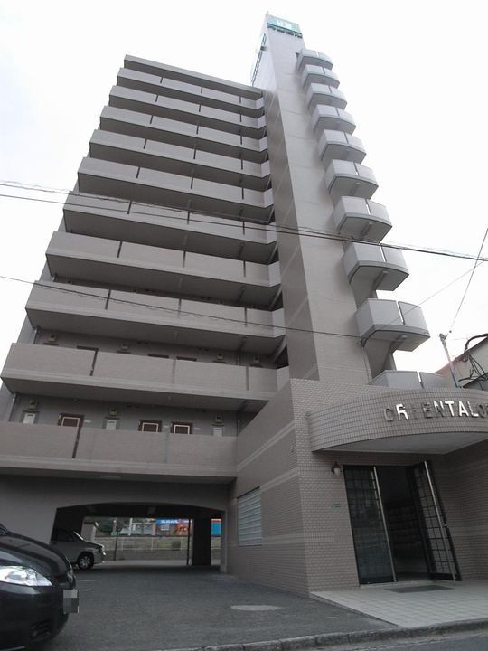 オリエンタル折尾の外観