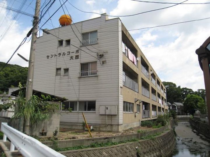 セントラルコーポ大西の外観
