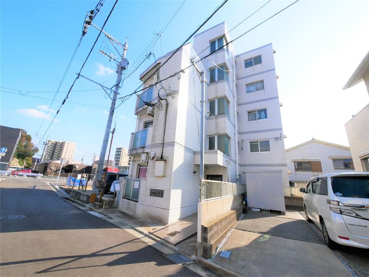 シャトレ折尾の外観