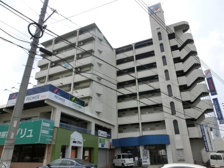 リアルシティ本城A棟の外観