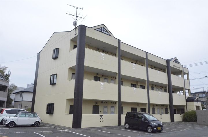 プライムガーデンの外観